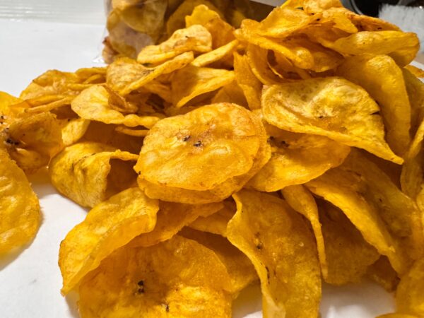 img_8310 Chips de banane plantain – Sucrées/salées, le snack africain par excellence (150g)